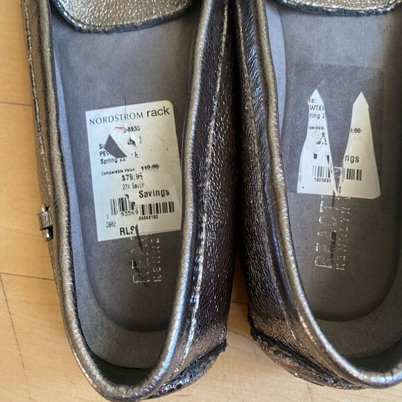 Kenneth Cole Reaction Women silver loafer "Dawson" jewel - Mis-Sized 9/8.5 - Picture 3 of 6